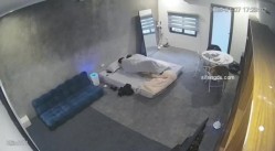 黑客破解家庭网络摄像头偷拍住毛坯房的年轻情侣疯狂做爱有时一天做爱几次 截图2
