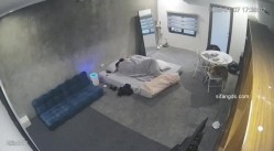 黑客破解家庭网络摄像头偷拍住毛坯房的年轻情侣疯狂做爱有时一天做爱几次 截图8