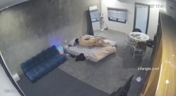 黑客破解家庭网络摄像头偷拍住毛坯房的年轻情侣疯狂做爱有时一天做爱几次 截图10