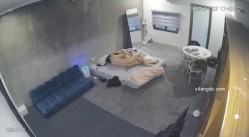 黑客破解家庭网络摄像头偷拍住毛坯房的年轻情侣疯狂做爱有时一天做爱几次 截图11