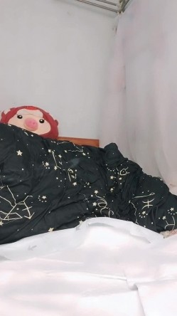 人妻少妇全程露脸一个人在家玩的好嗨啊，菊花塞跳蛋胀满大粗号道具抽插骚穴冒白浆，浪叫呻吟高潮喷水好刺激 截图6