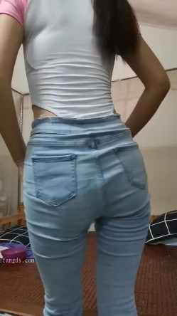 快手骚少妇【小蔚923】榨精大屌哥，大尺度掰逼展示，自摸淫水直流，少妇就是会玩 截图4