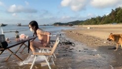 人气露出女神，【cikaimoon】，海边露营散步，油彩比基尼，海浪拍打裸体嬉戏，美景佳人堪比大片 截图9