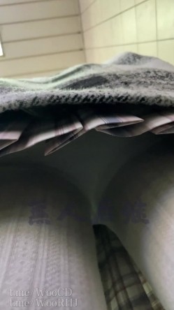 【经典CD】掀裙抄底大神【无人后继】126V完整合集[上]，就喜欢用手掀起小姐姐的短裙抄底 截图11