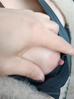 台湾天然美胸熟女人妻中出女王「Jixxielee」「骚猫儿」OF私拍 截图15