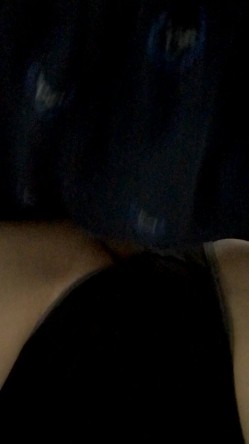 《台湾情侣泄密》红色学生制服美女用按摩棒自慰和男友啪啪遭曝光 截图6