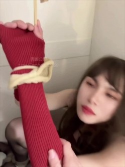 圣诞狂欢 Cindy腿腿 国产极品人气TS，长相清纯身材一流，一双纤细的大长腿，不输任何女人 截图6