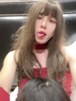 圣诞狂欢 Cindy腿腿 国产极品人气TS，长相清纯身材一流，一双纤细的大长腿，不输任何女人 截图10