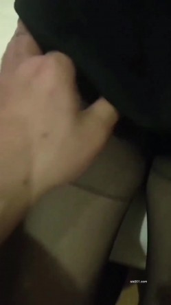 黑丝大奶人妻偷情 想死我了 嫂子的逼还是那么紧 今天太爽了 身材不错大奶子大乳晕 抠的尿尿狂喷 无套输出 截图1