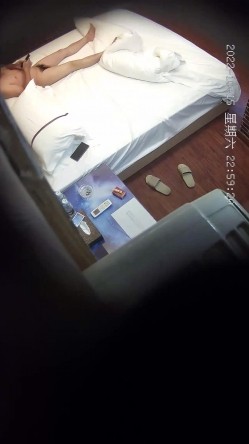 【最新酒店偷拍 ️极速首发】熟女反差 少妇偷情 各类情趣偷情啪啪甄选 偷情爆乳嫂子 玩起兴了主动骑上J8猛摇 截图3