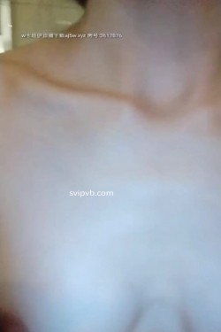 这小女友真体贴，酒店给男友叫鸡，自己旁边偷偷拍摄，小姐走后自己受不了拿道具通了一堆淫水白浆，美乳浪穴真是劲爆刺激 截图14