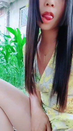 【农村骚娘们儿】贵在真实农村超骚御姐户外露出真空跳蛋自慰掰穴展示跳蛋震穴超级带劲 截图3