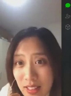 老土豪勾引良家少妇，用财气贵贵的手机引诱少妇自慰，一开始还挺矜持说不会自慰，摸起逼逼来呻吟给力！ 截图5