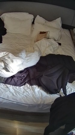 大学城民宿  无敌的邻家清纯系长发女生 被男友扣逼到发软 把男友口硬 阴唇好大 女上位到高潮 截图15