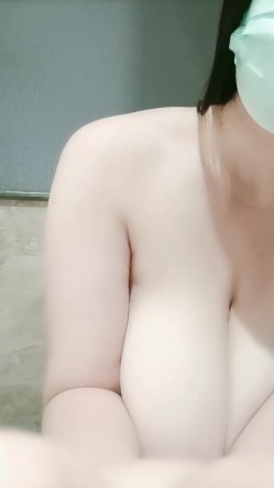 超级巨乳主播『椰汁西米露』高清源码录制35小时直播合集 无毛粉逼健身器材上甩大奶 截图9