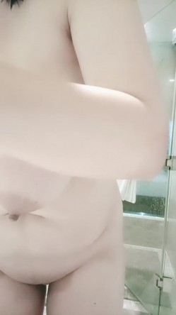 超级巨乳主播『椰汁西米露』高清源码录制35小时直播合集 无毛粉逼健身器材上甩大奶 截图12