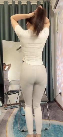 快手骚逼御姐【蝶儿姐】好身材大长腿，裸舞诱惑，大尺度掰逼展示，非常极品，撸管包射 截图1