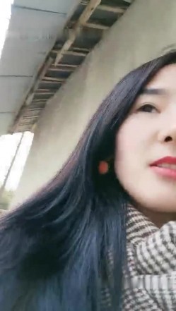 骚气少妇驾车户外找了个就房子尿尿 野外露逼再回到车上跳蛋震动自慰 截图6