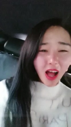 骚气少妇驾车户外找了个就房子尿尿 野外露逼再回到车上跳蛋震动自慰 截图14