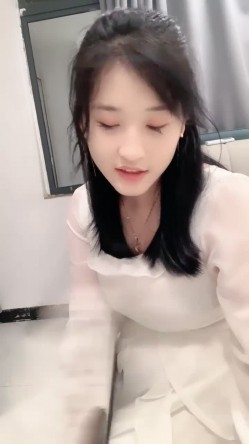 校花来了！好漂亮好甜美，清纯反差小姐姐【云妹妹】自慰！一字马！好想进入她 截图1