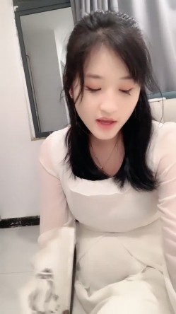 校花来了！好漂亮好甜美，清纯反差小姐姐【云妹妹】自慰！一字马！好想进入她 截图2