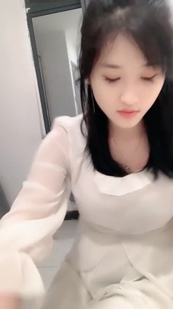 校花来了！好漂亮好甜美，清纯反差小姐姐【云妹妹】自慰！一字马！好想进入她 截图13