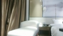 探花朗李寻欢_管理代班爱笑美白少妇，沙发近景啪啪，叫声清晰可见 截图2