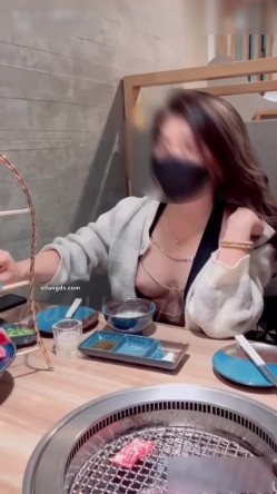 究极NTR骚妻，超强性瘾绿帽夫妻【Nina小蜜桃】线下邀单男肉搏，3P露出车轮战，上下洞齐开 截图2