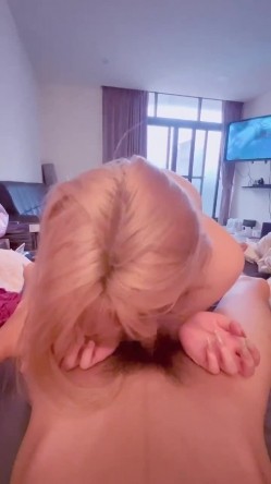 《重磅炸弹 全站无水首发》30万人追踪的极品网美推特尤物kitty顶级露脸反差私拍 身材颜值天花板各种肉战3P有钱人的玩物 截图8