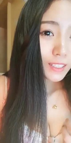 【极品女神系列】高颜值美乳女神景瑶完美诱惑展示 揉乳妩媚呻吟 玉指插浪穴高潮 截图8