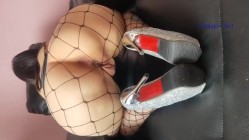 【臀控】电报群调教大神【宇轩】的淫荡骚妻母狗私拍 扩张异物插入3P肛交各种极限操作 截图12