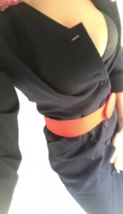 【真实空姐 ️稀缺航空】极品制服『空姐』反差婊私拍集 佳妮空姐多名女神接机啪啪 穿空姐制服做爱 截图7