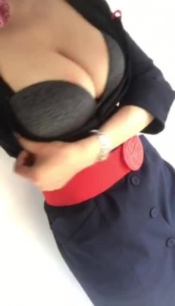 【真实空姐 ️稀缺航空】极品制服『空姐』反差婊私拍集 佳妮空姐多名女神接机啪啪 穿空姐制服做爱 截图8