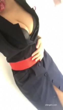 【真实空姐 ️稀缺航空】极品制服『空姐』反差婊私拍集 佳妮空姐多名女神接机啪啪 穿空姐制服做爱 截图15