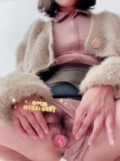 价值千元顶级山东绿帽癖NTR淫乱夫妇【小气质】私拍，诚邀各界实力单男3P露出相当火爆完整合集 截图13