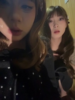 ️反差骚货【yenai_xx】双人反差骚女大奶乳型诱人极品高颜值巨乳 截图1