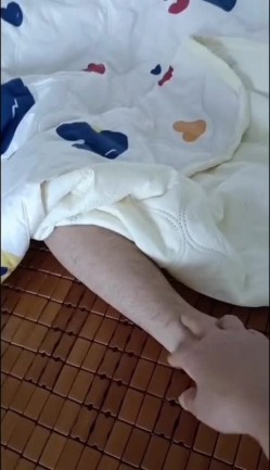 快手骚逼熟女【慧慧】性欲旺盛，户外野战，口活干炮一条龙，掰逼放尿，喜欢舔阿姨骚穴不可错过 截图8