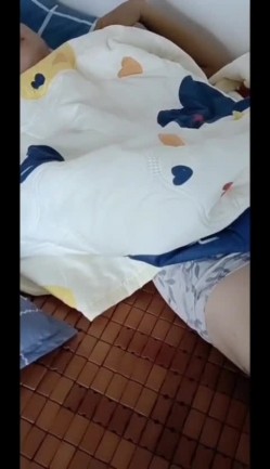 快手骚逼熟女【慧慧】性欲旺盛，户外野战，口活干炮一条龙，掰逼放尿，喜欢舔阿姨骚穴不可错过 截图13
