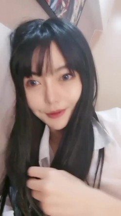 包臀裙性感黑丝颜值美女约炮啪啪道具自慰，毛毛浓密按摩器震动，操一会假吊插入玩弄再继续后入猛操 截图1