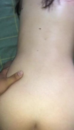 大神的绿奴母狗们，车震户外露出，滴蜡后入打开门看着邻居走廊大战，楼道做爱，威武刺激哦 22V流出！ 截图6
