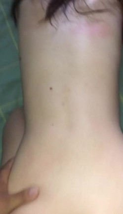 大神的绿奴母狗们，车震户外露出，滴蜡后入打开门看着邻居走廊大战，楼道做爱，威武刺激哦 22V流出！ 截图15
