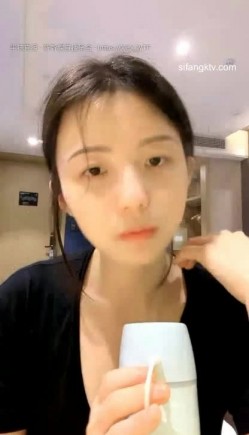骚逼少妇【白虎少妇】吊锤奶,无毛白虎穴,口活干炮一条龙,会玩还得是少妇 截图3