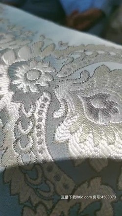 风骚的小姐姐露脸勾搭上门服务的技师，扒光衣服口交各种体位抽插爆草，叫的好骚被干的冒白浆不要错过 截图1