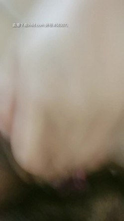 风骚的小姐姐露脸勾搭上门服务的技师，扒光衣服口交各种体位抽插爆草，叫的好骚被干的冒白浆不要错过 截图10