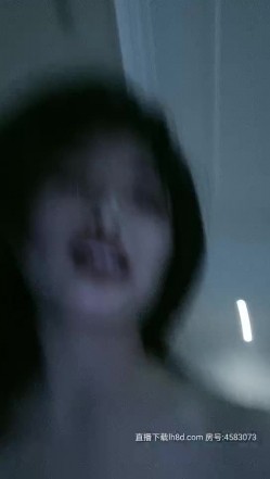 风骚的小姐姐露脸勾搭上门服务的技师，扒光衣服口交各种体位抽插爆草，叫的好骚被干的冒白浆不要错过 截图13