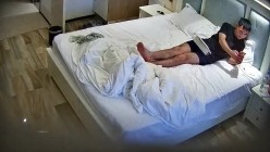 最新流出酒店偷拍 大学生情侣暑假炮调皮的苗条眼镜女友只管撩不管降火被小哥狠狠抱起来操 截图15