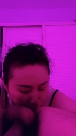 御姐女王范会所金牌技师，重庆巨乳小尤物【婉儿】特色性爱服务，双飞吹拉弹唱一条龙爽翻天 截图1