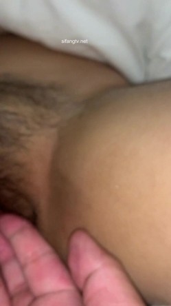 迷奸肉感小太妹黑色高跟 情趣丝袜 扩阴器各种姿势玩弄完整版 截图12