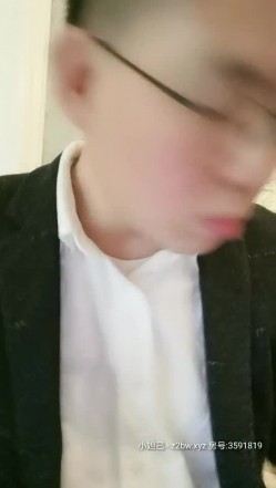 生猛约啪大神【野狼出击】老王情迷学生装制服诱惑骚表妹 爆裂黑丝穿着制服啪啪猛操 抱着操够猛劲 高清源码录制 截图2