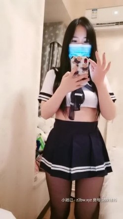 生猛约啪大神【野狼出击】老王情迷学生装制服诱惑骚表妹 爆裂黑丝穿着制服啪啪猛操 抱着操够猛劲 高清源码录制 截图7